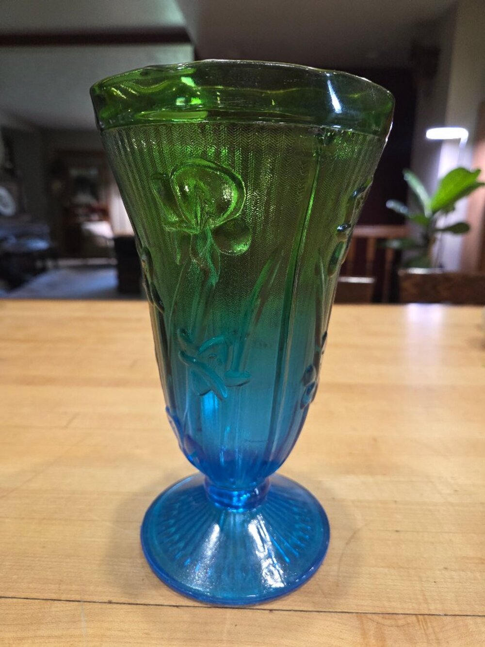 Vintage Jeannette Glass Iris Herringbone Delphite Ombre Footed Vase